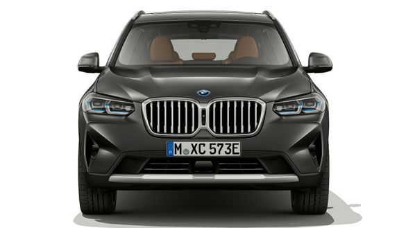 Η ΣΧΕΔΙΑΣΗ ΤΟΥ ΜΠΡΟΣΤΙΝΟΥ ΤΜΗΜΑΤΟΣ ΤΗΣ BMW X3 ΜΕ ΝΕΑ BMW ΜΑΣΚΑ 