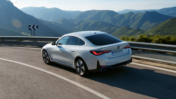 Η BMW i4 eDRIVE40 ΠΑΡΕΧΕΙ ΑΥΤΟΝΟΜΙΑ ΕΩΣ ΚΑΙ 589 KM.*