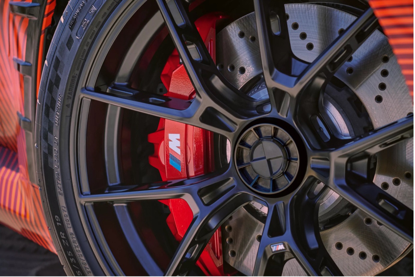 Αξεσουάρ BMW M Performance για τροχούς και ελαστικά BMW.